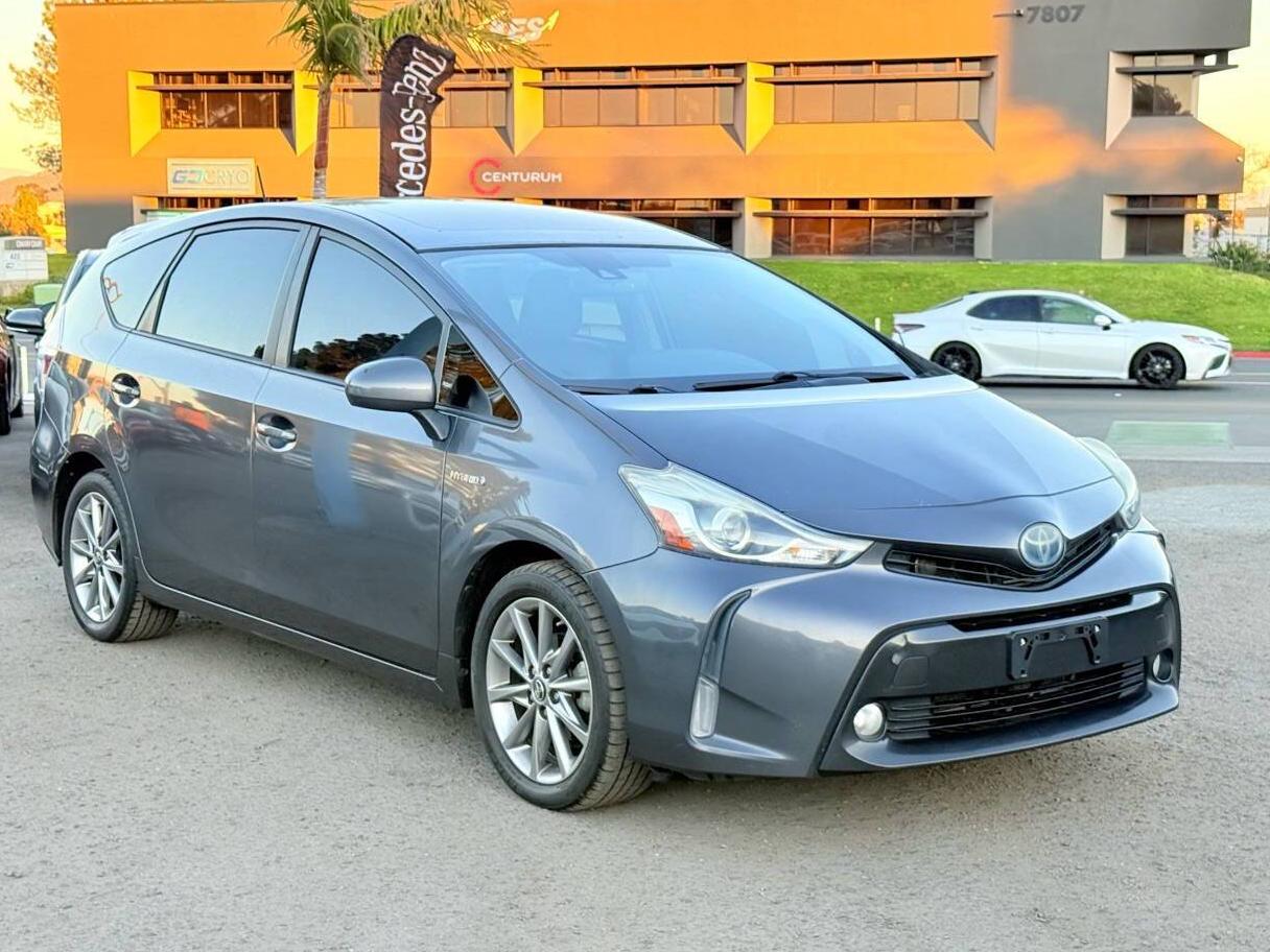 TOYOTA PRIUS V 2015 JTDZN3EU2FJ025197 image